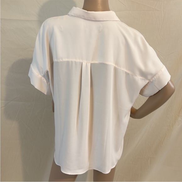 Rachel Zoe short sleeve high low button up blouse with side slits - Picture 5 of 8
